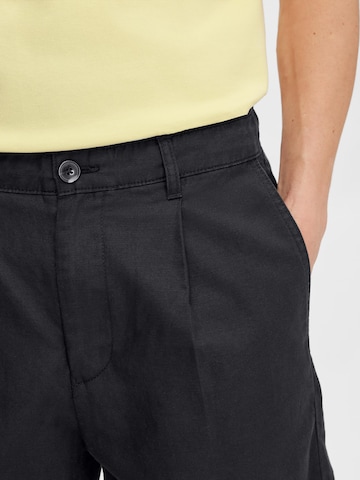 regular Pantaloni con pieghe 'JONES' di SELECTED HOMME in nero