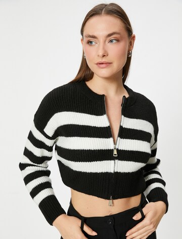 Koton Strickjacke in Schwarz: Vorderseite