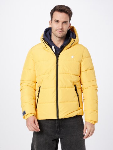 Veste d’hiver Superdry en jaune : devant