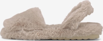 RIA Slippers in Beige: front