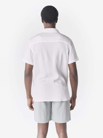 KOROSHI Regular fit Skjorta i vit