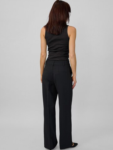 My Essential Wardrobe Top in Black