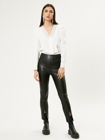 Influencer - Blusa en blanco