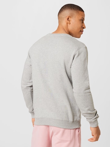 Sweat-shirt MAKIA en gris