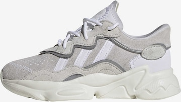 Sneaker 'Ozweego' di ADIDAS ORIGINALS in grigio: frontale