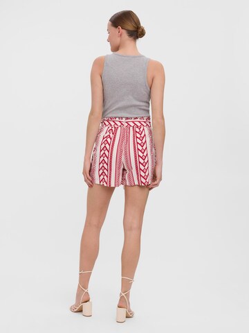 VERO MODA Regular Shorts 'Dicthe' in Weiß