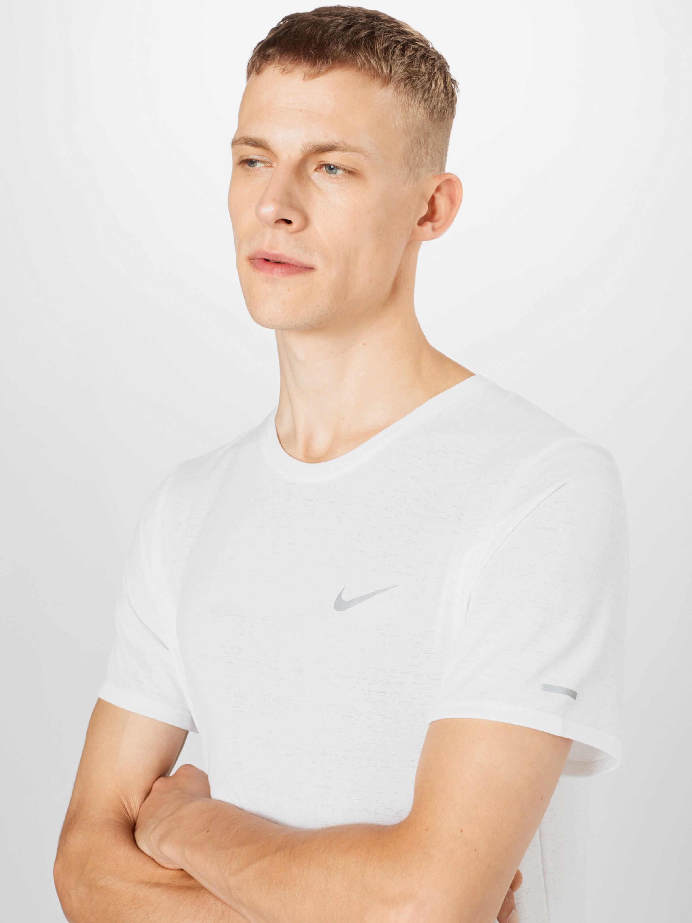 Homme T-Shirt fonctionnel Miler NIKE en Blanc 