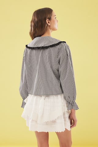 Trendyol Blouse in Black