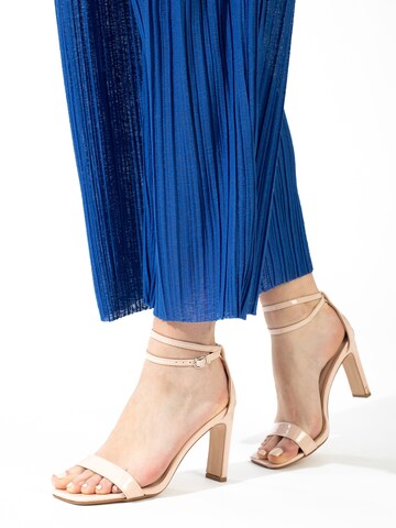 Celena - Sandalias con hebilla 'Cory' en beige
