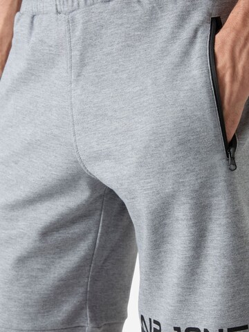 Tommy Life Hose 'Shorts'‌‌‌‌‌‌‌‌‌ in Grau