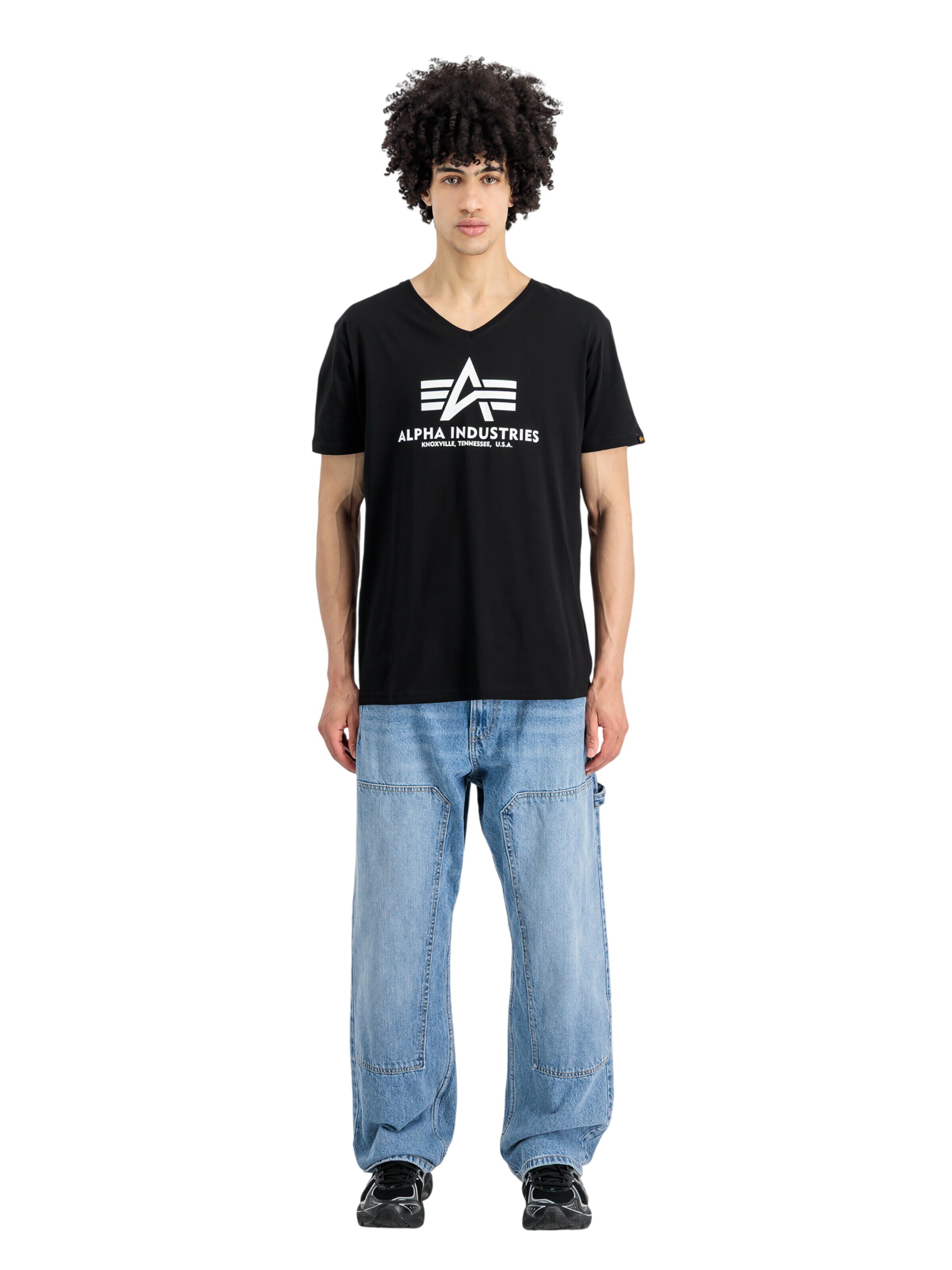ALPHA INDUSTRIES Shirt 'Basic V-Neck'‌‌‌ in Schwarz