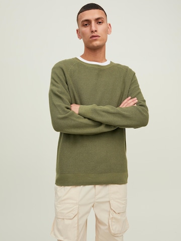 JACK & JONES Sweater in Green: front