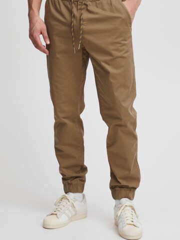 BLEND Tapered Hose ' HNIMBU ' in Braun: Vorderseite