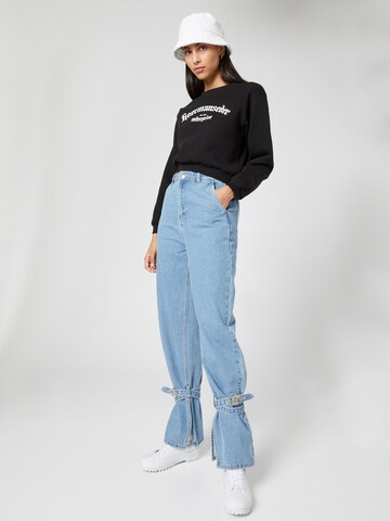 Hoermanseder x About You Jeans 'Abby' in Blau