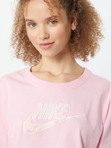 T-shirt Nike Sportswear en rose