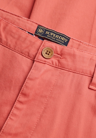 Regular Pantalon chino 'Premium' Superdry & Co en rouge