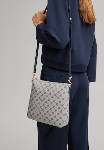 JOOP! Schultertasche 'Mazzolino Jasmina' in Blau: Vorderseite