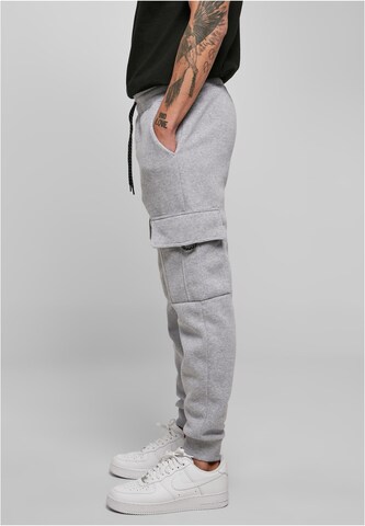 SOUTHPOLE Tapered Cargo Pants in Grey