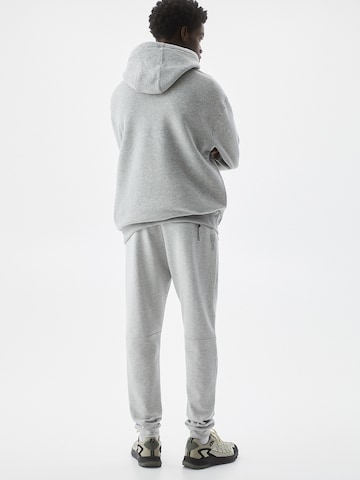 Pull&Bear Tapered Nadrág - szürke