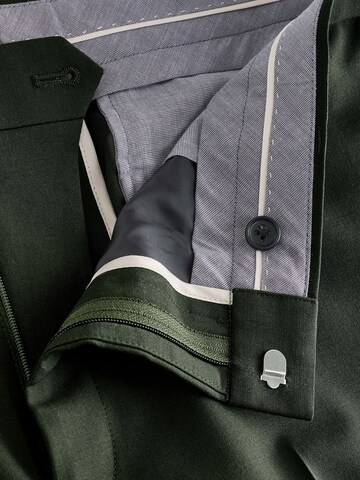 Next Regular Hose in Grün