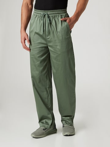 Sinned x ABOUT YOU - Loosefit Pantalón 'WILHELM' en verde: frente