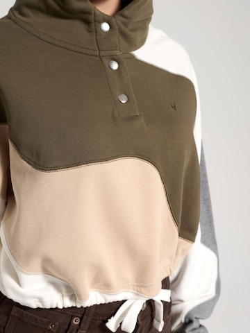 NOWIHT Sweatshirt 'Sonia' in Groen