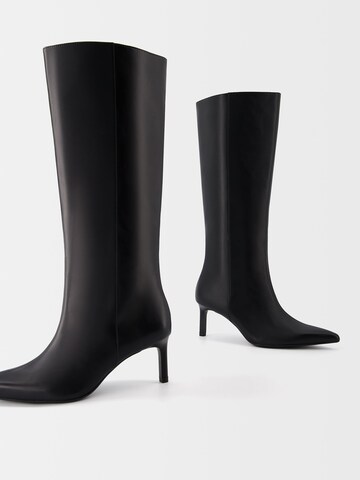 Bershka Stiefel in Schwarz