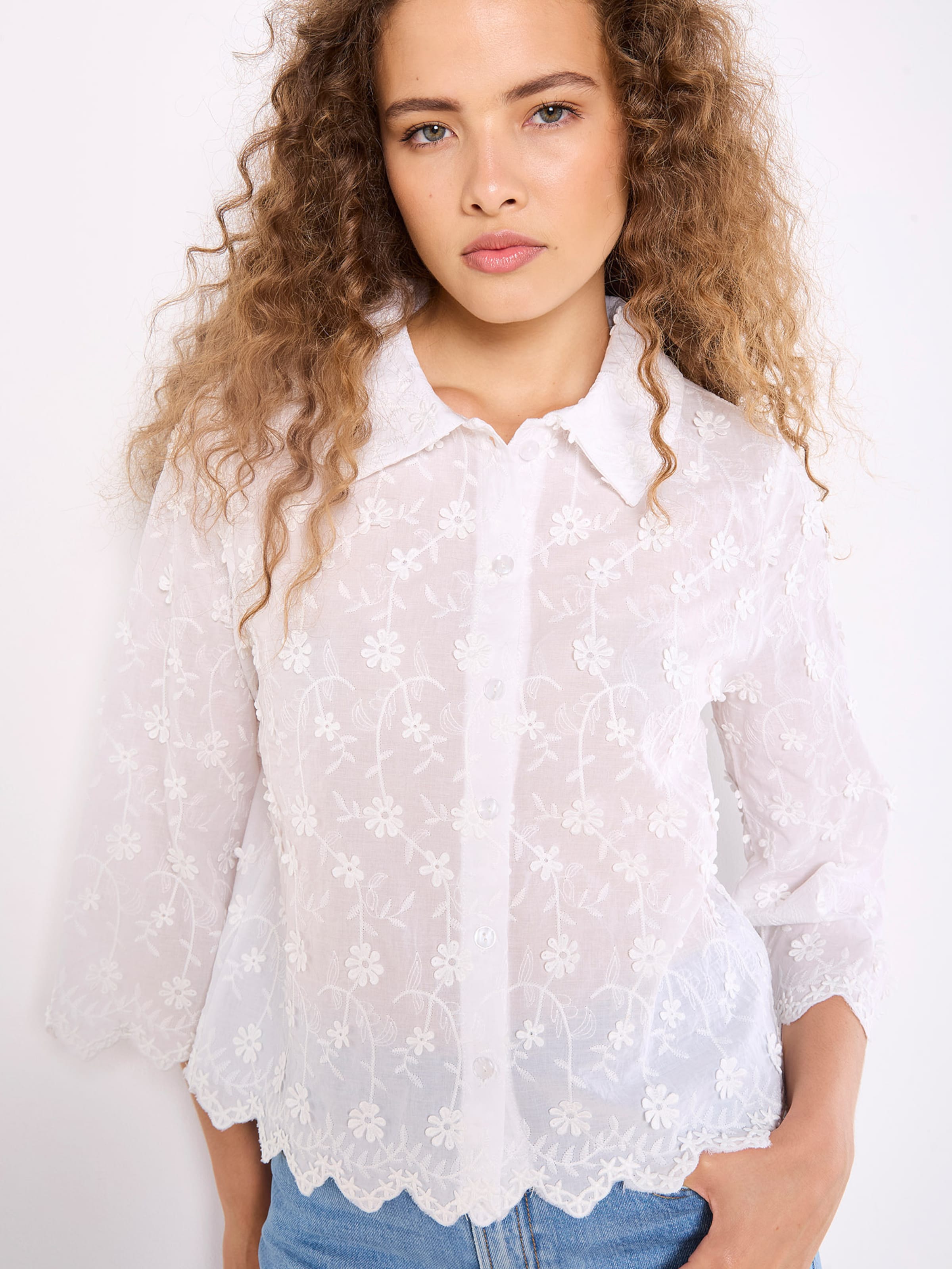 Chemisier ' ' Apricot en blanc