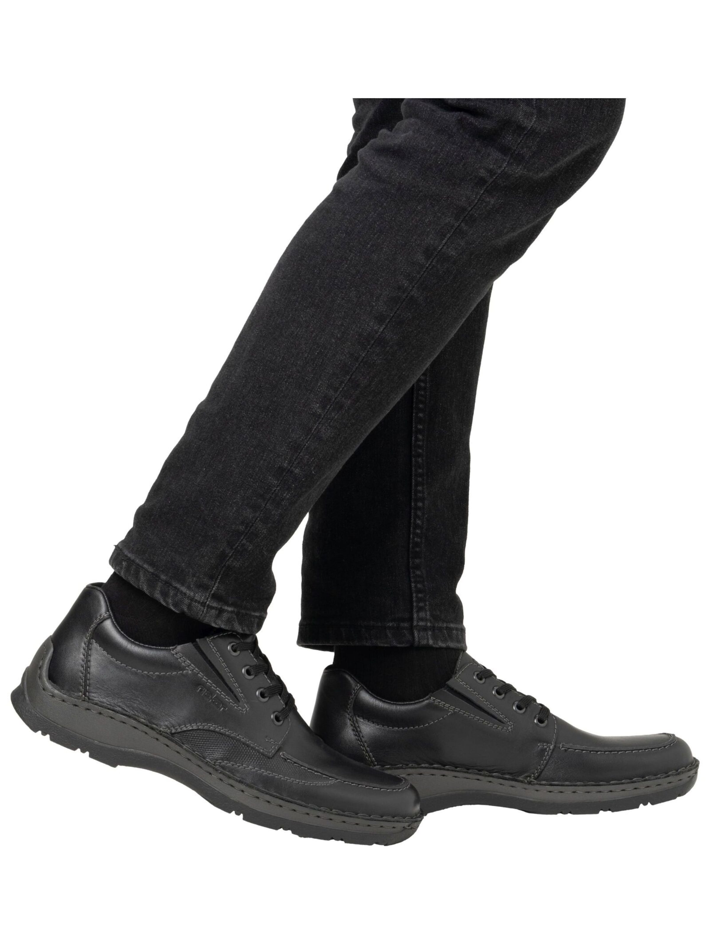 Chaussure à lacets Rieker en noir