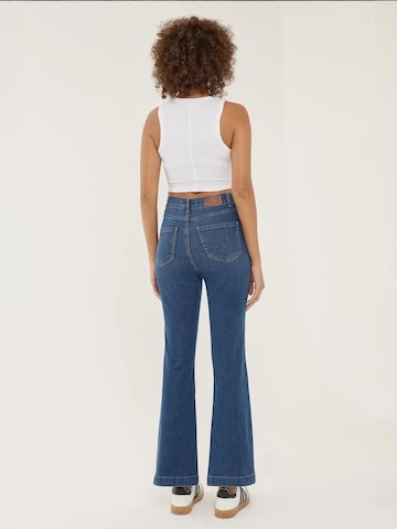 Flared Jeans di Hiccup in blu