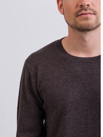 CASH-MERE.CH Pullover i brun