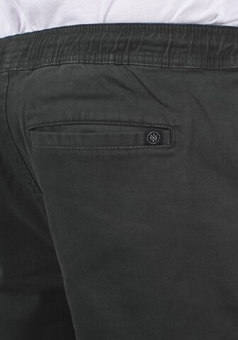 !Solid - Regular Calças chino 'HENK' em cinzento