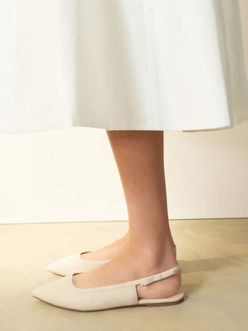 Next Odprte balerinke | bež barva
