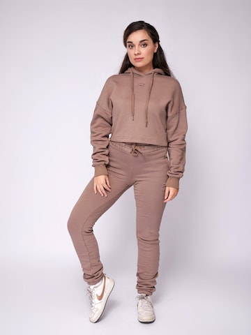 Fortex Fitness - Sudadera 'Essential Cropped Hoodie' en marrón: frente