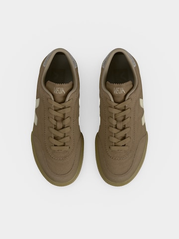 Veja Sneaker 'Panenka' in Braun