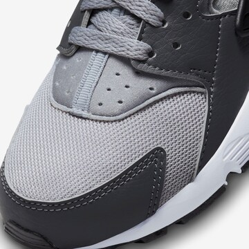 Nike Sportswear Sneaker 'Huarache Run' in Grau