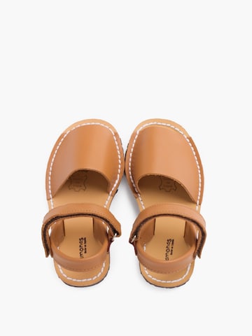 Sandalo di Pisamonas in marrone
