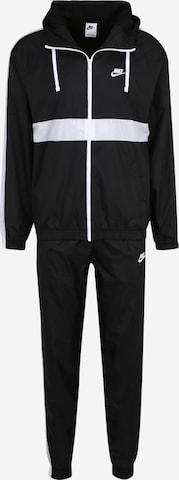 Nike Sportswear Regular Облекло за бягане в черно: отпред