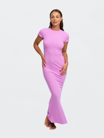 cfab (formerly creamy fabrics) - Vestido 'Ribbed T-Shirt Maxikleid' en lila: frente