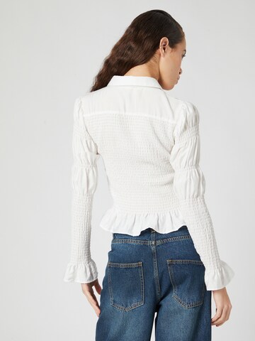 Bella x ABOUT YOU - Blusa 'Vicky' en blanco