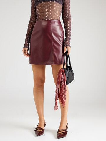 Noisy may Skirt in Red: front