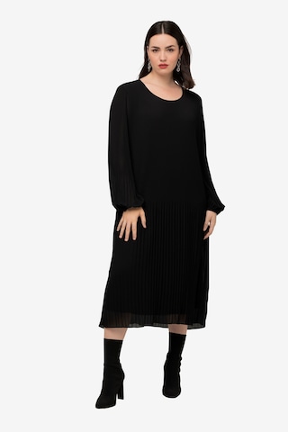 Robe Ulla Popken en noir : devant