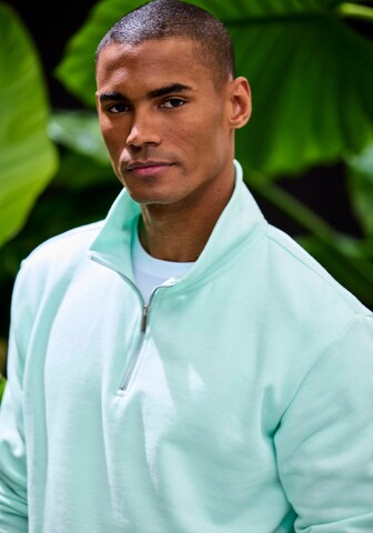 JOHN DEVIN Sweatshirt in Green