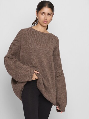 Lilavie Strickpullover ' Vanii ' in Braun: Vorderseite