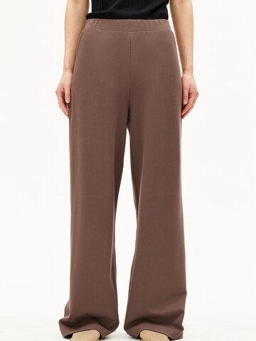 ARMEDANGELS Wide leg Broek in Bruin: voorkant