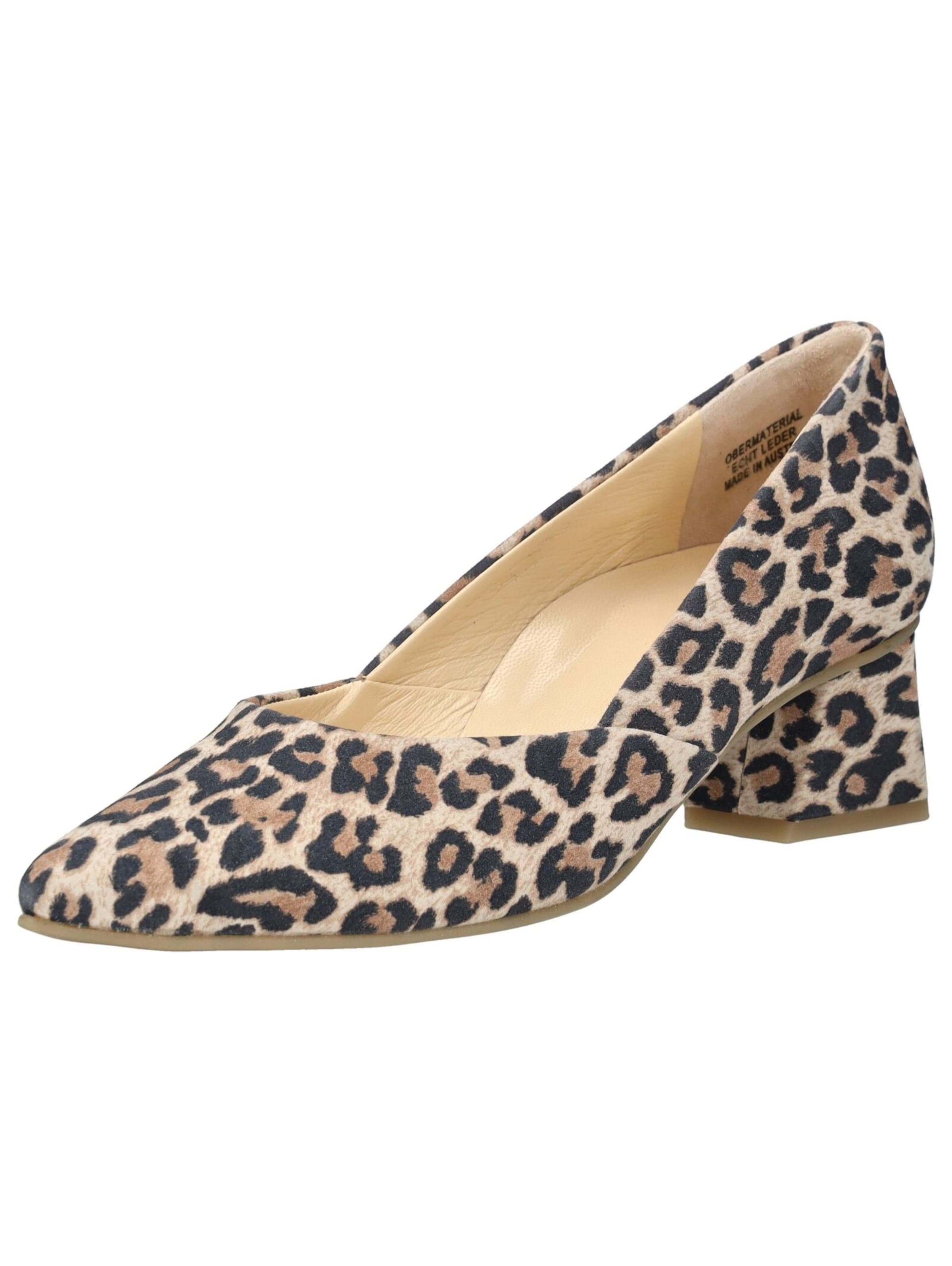 Paul Green Pumps in Beige: front