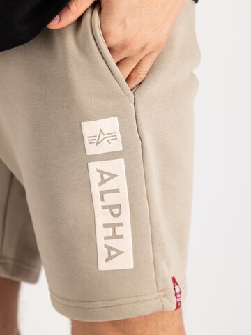 ALPHA INDUSTRIES Regular Sporthose in Beige