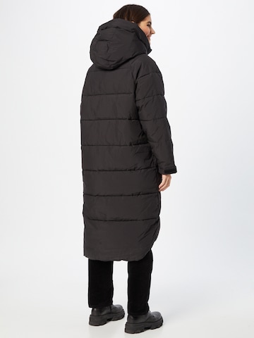 Manteau d’hiver 'Meera' MAKIA en noir