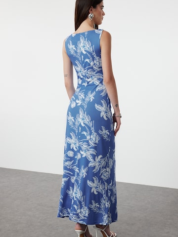 Trendyol Платье в Синий