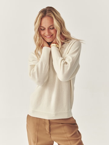 TATUUM - Jersey 'LIVIA' en blanco